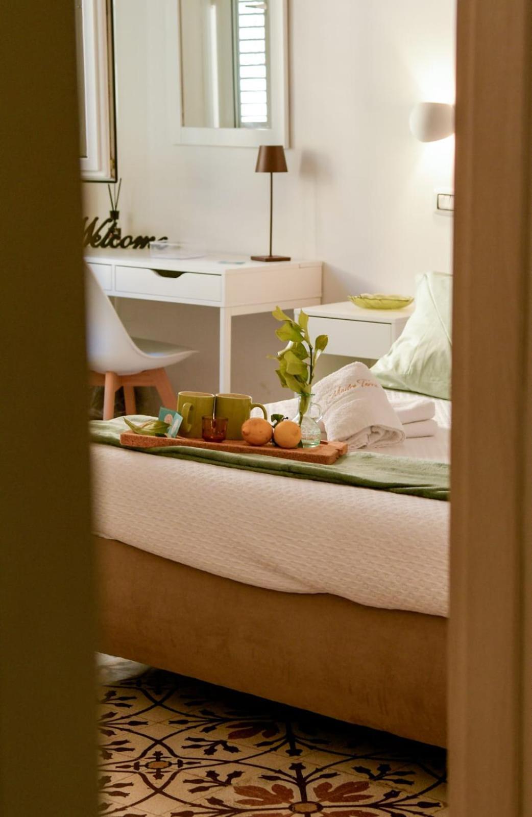 Madre Terra Apartment & Rooms Terrasini Eksteriør billede